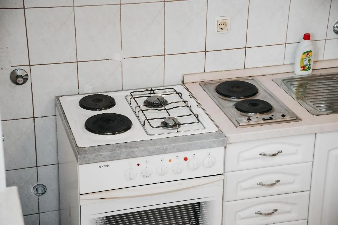 Villa Aequum 0*, Okrug Gornji